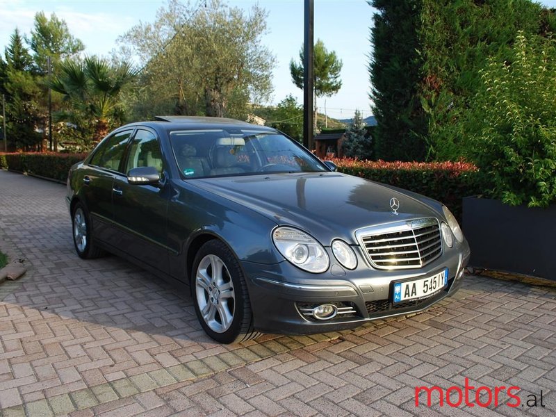 2008' Mercedes-Benz E 320 photo #2