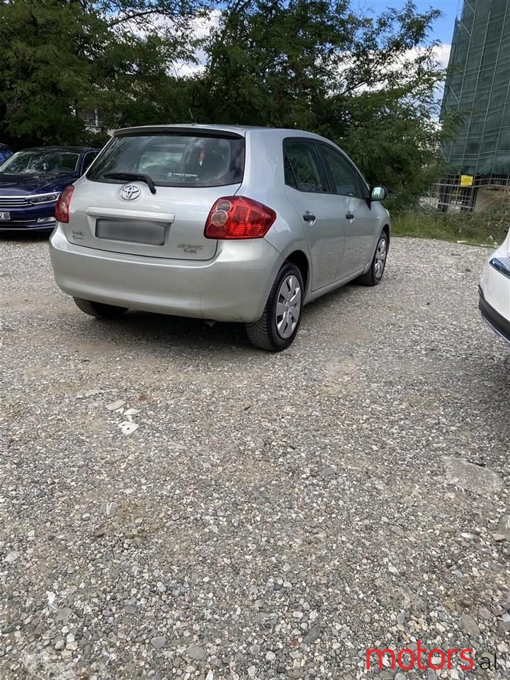 2007' Toyota Auris photo #2