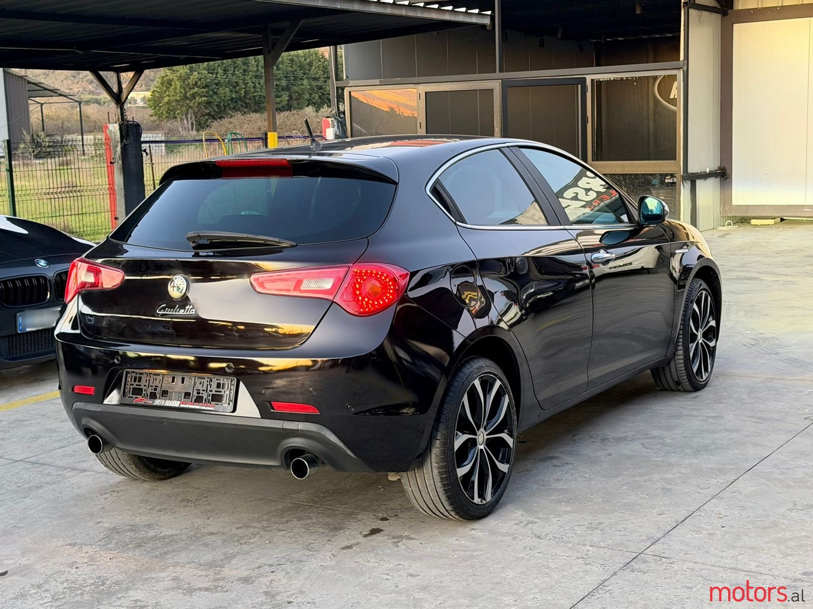 2012' Alfa Romeo Giulietta photo #4