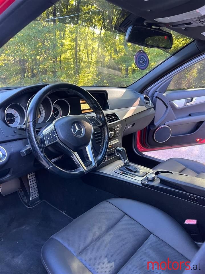 2012' Mercedes-Benz C 250 photo #6