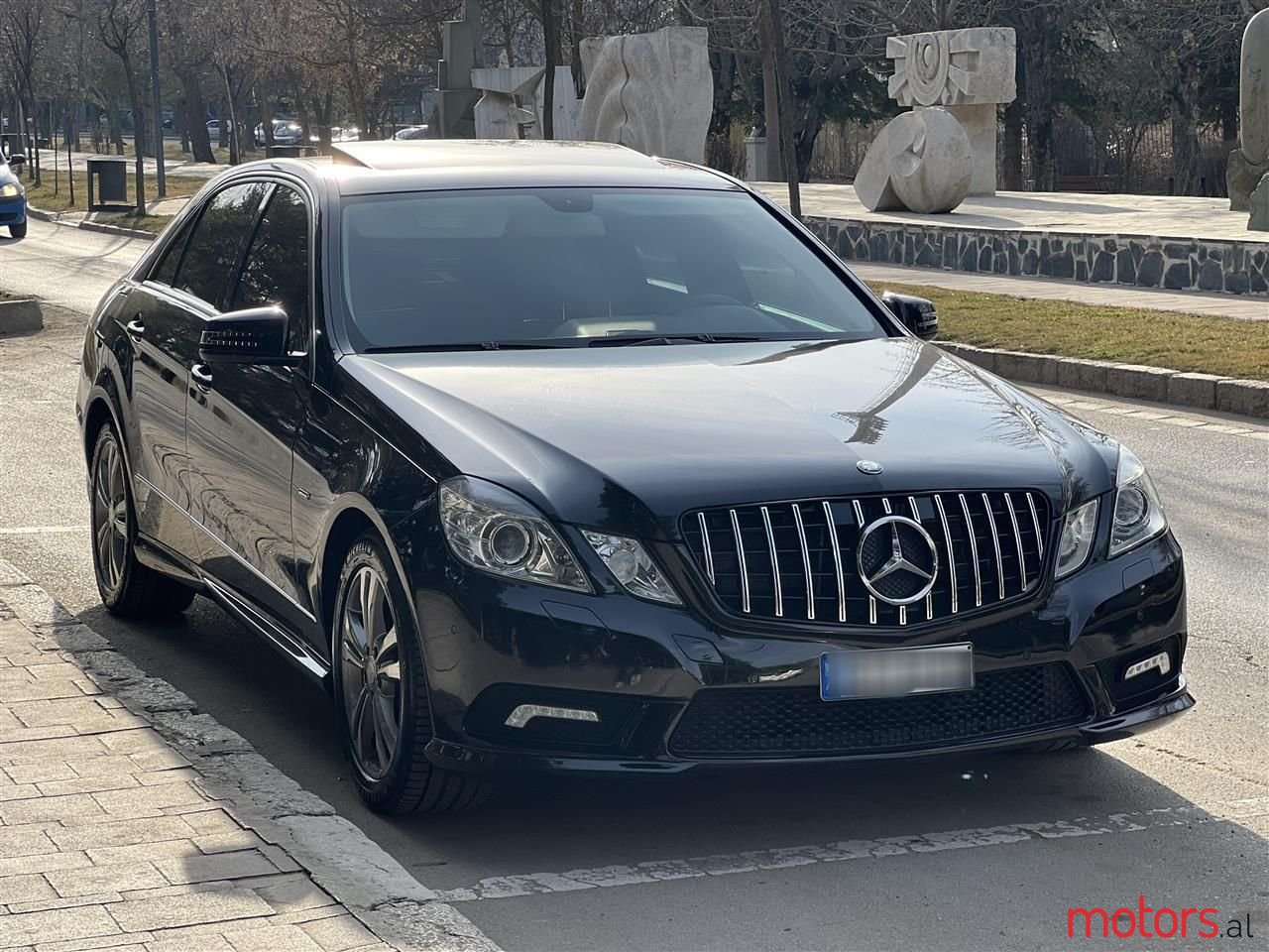 2010' Mercedes-Benz E 220 photo #5