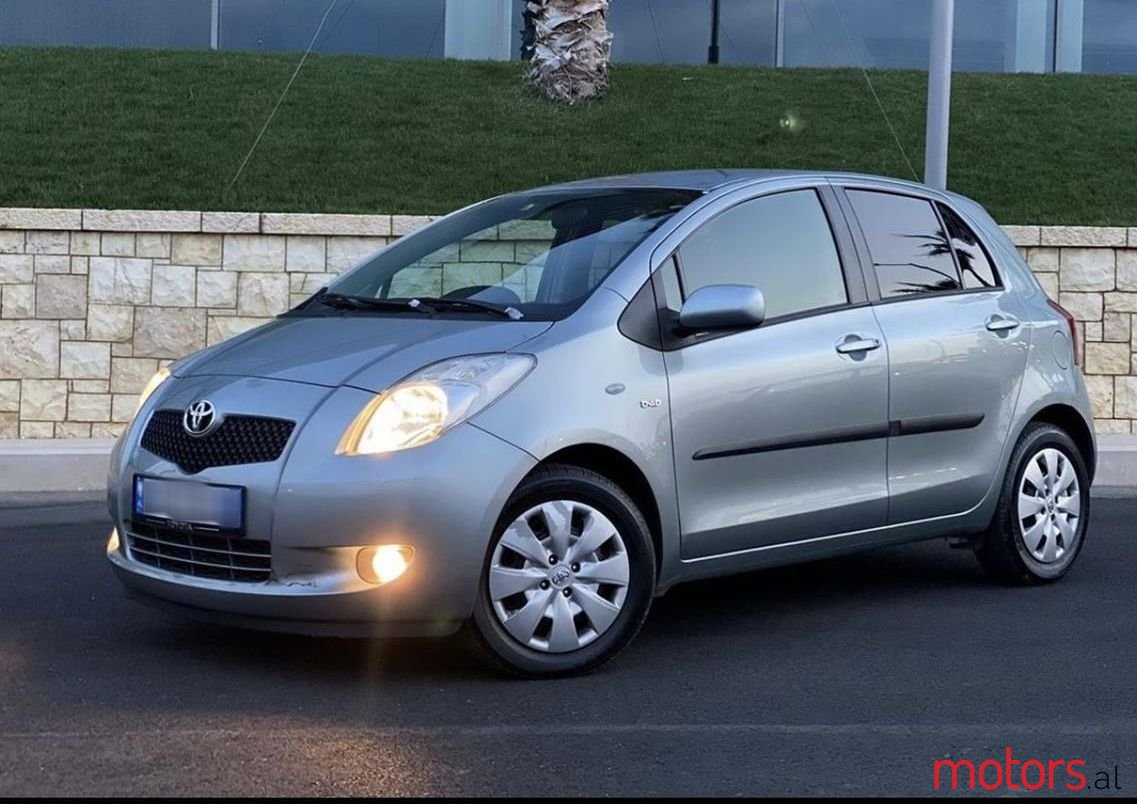 2008' Toyota Yaris photo #6