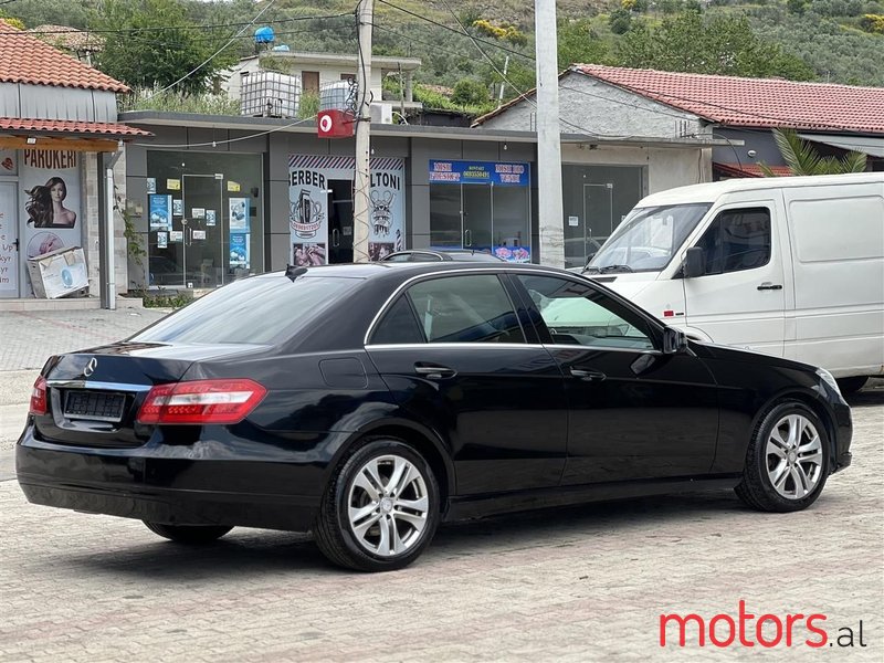 2013' Mercedes-Benz E 220 photo #4