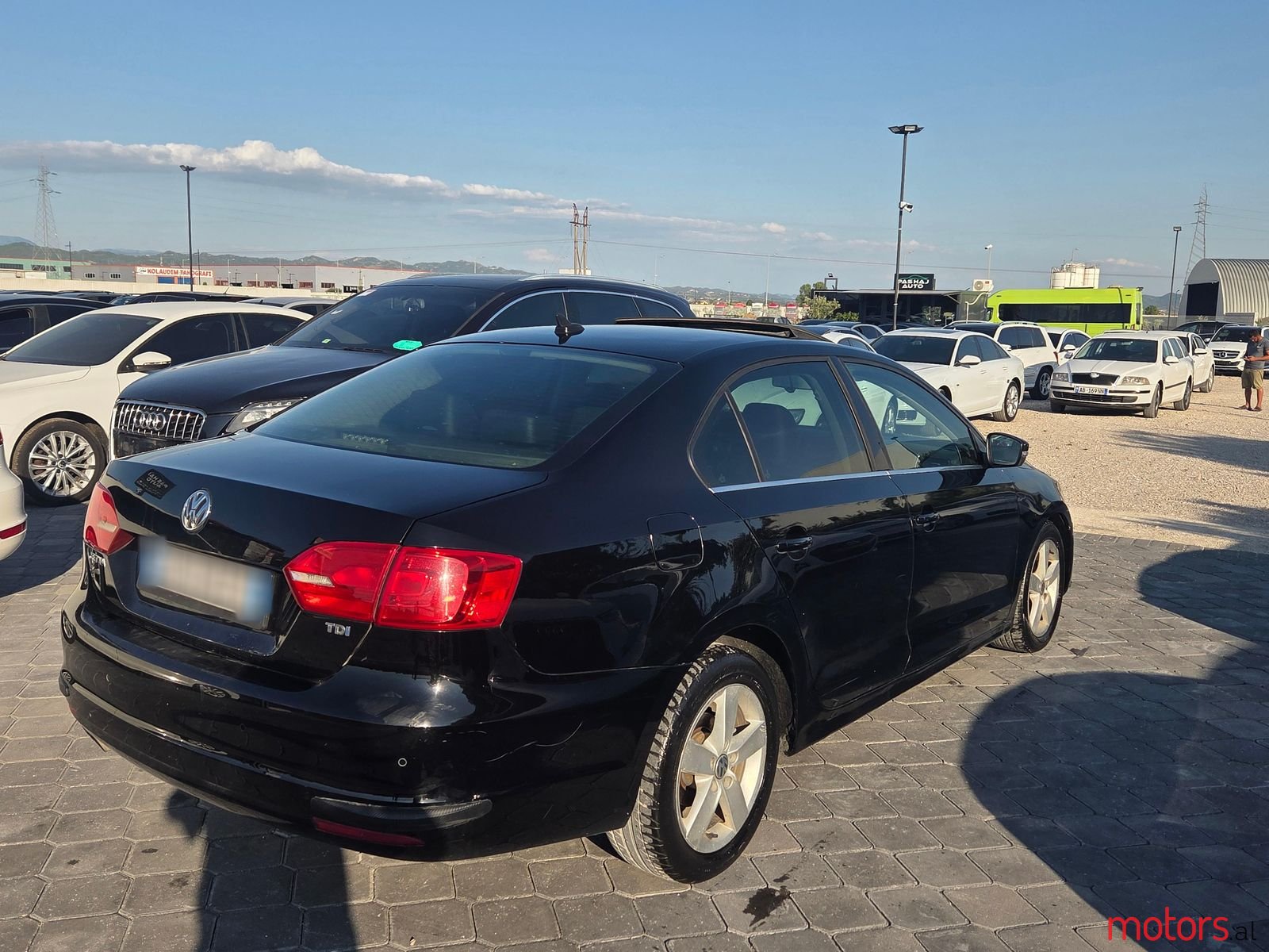 2012' Volkswagen Jetta photo #4