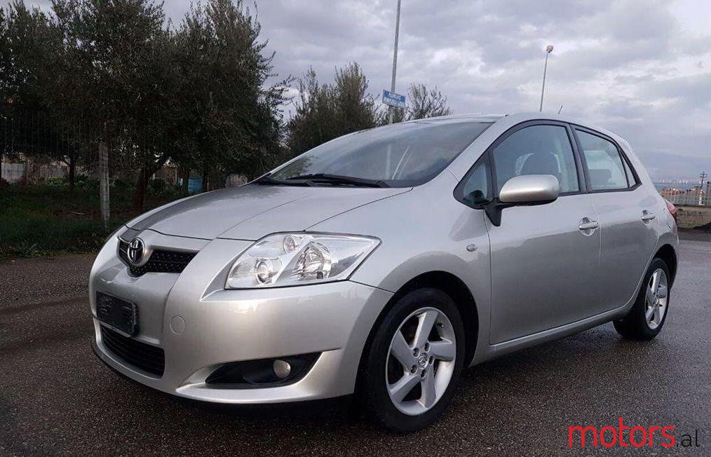 2007' Toyota Auris photo #1