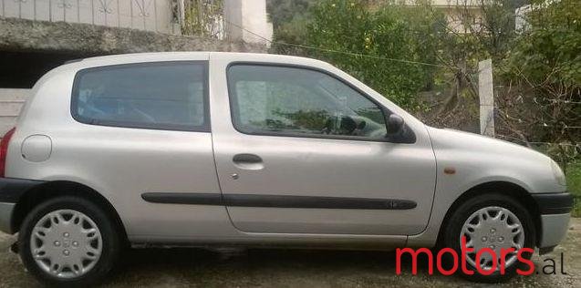 2000' Renault Clio photo #2