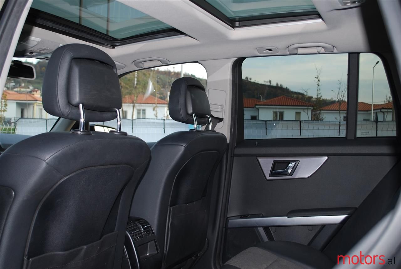 2010' Mercedes-Benz GLK 250 photo #6