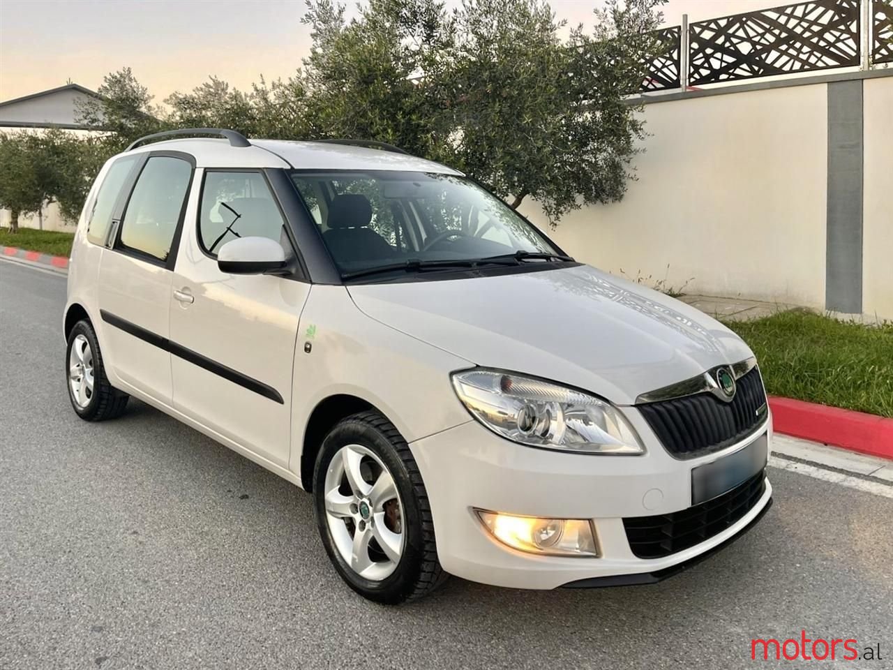 2012' Skoda Roomster photo #6