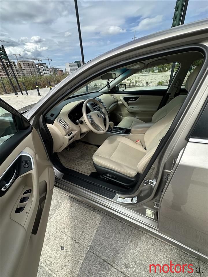 2015' Nissan Altima photo #4