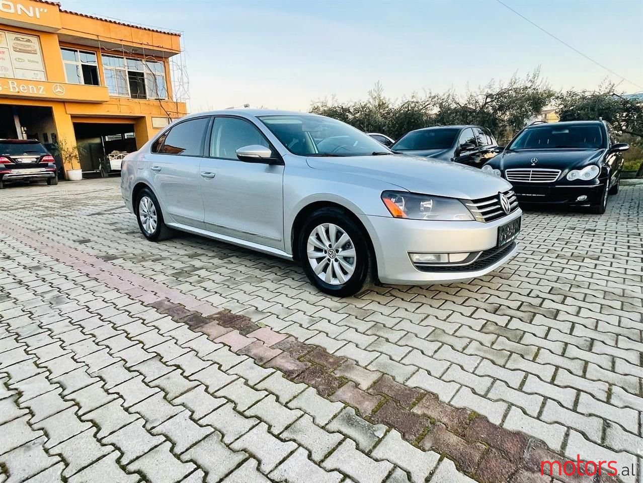 2012' Volkswagen Passat photo #1