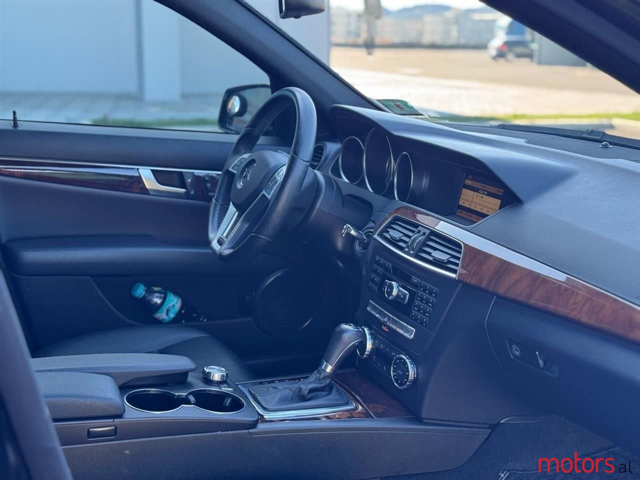 2012' Mercedes-Benz C 300 photo #3