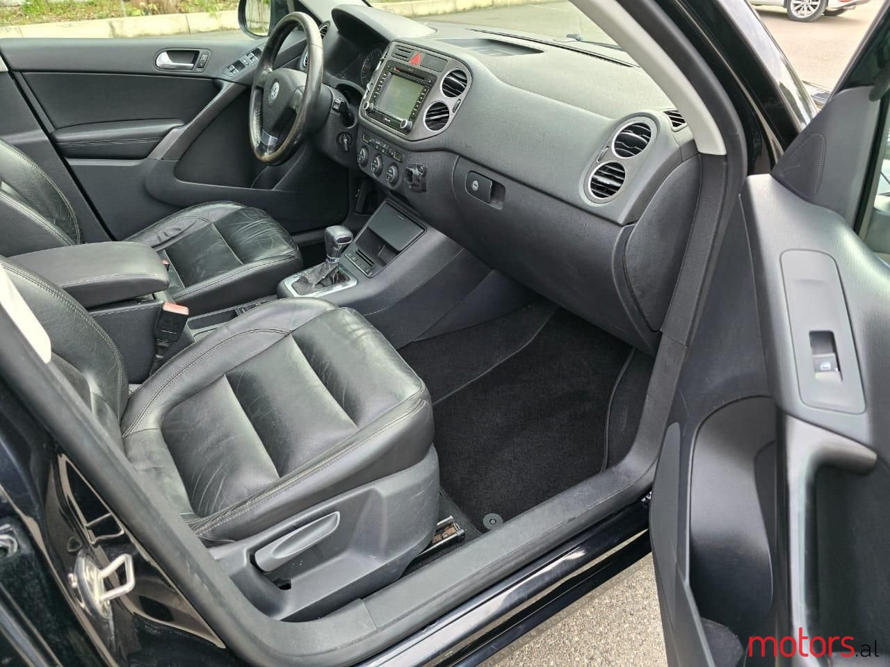 2009' Volkswagen Tiguan photo #6