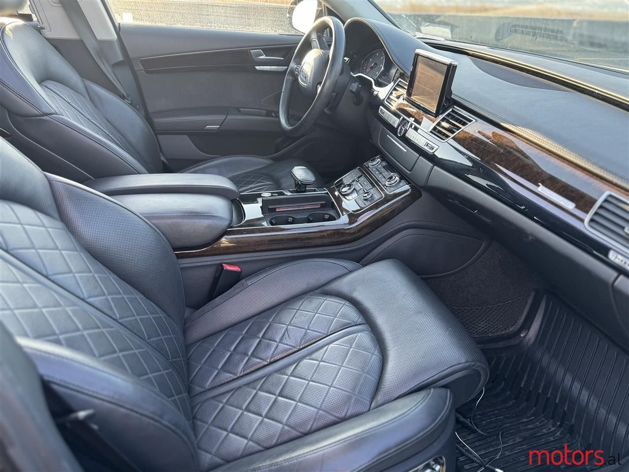 2014' Audi A8 photo #2