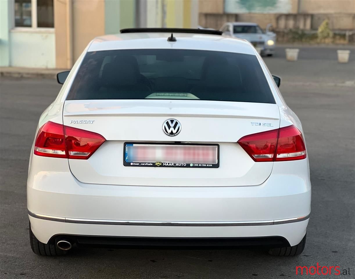 2013' Volkswagen Passat photo #5