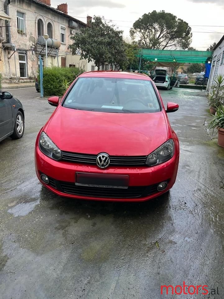 2010' Volkswagen Golf photo #3