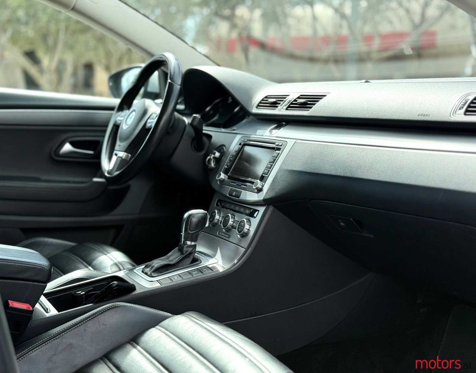 2014' Volkswagen Passat photo #5