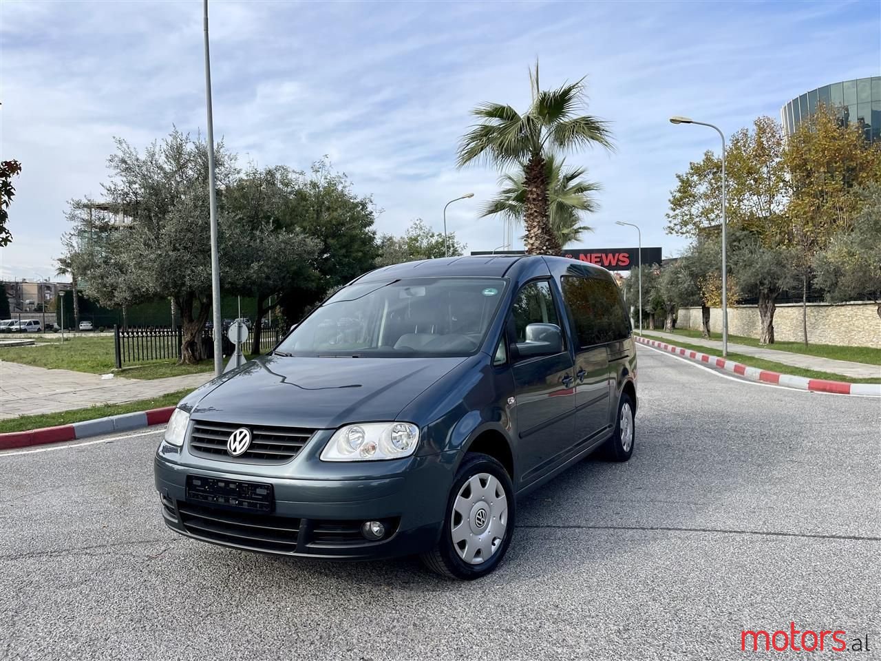 2009' Volkswagen Caddy photo #1