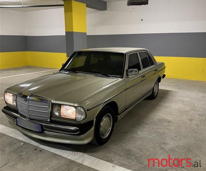 1981' Mercedes-Benz 240 photo #1