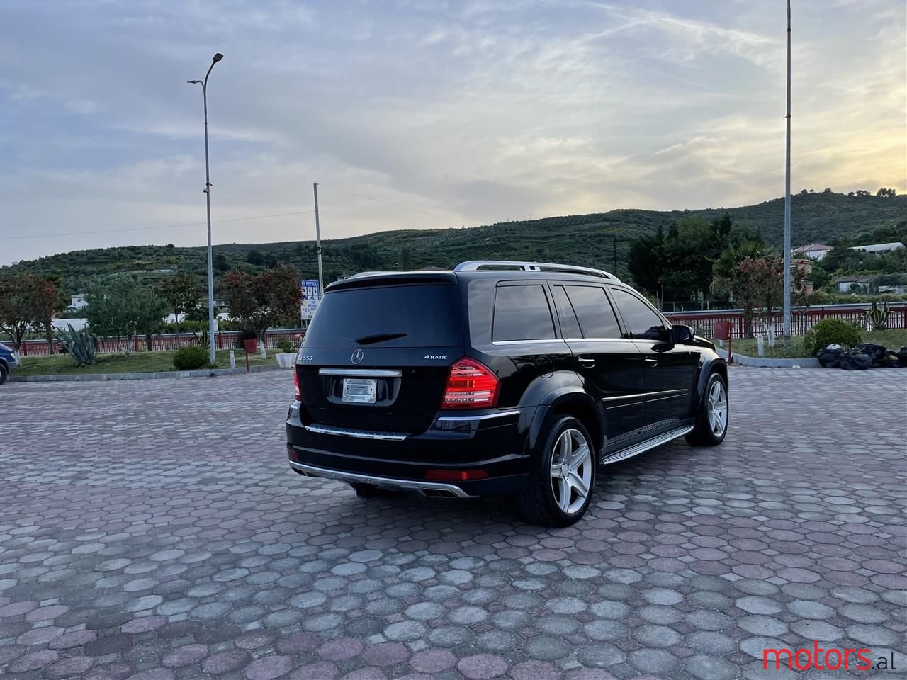 2010' Mercedes-Benz GL 55 AMG photo #6