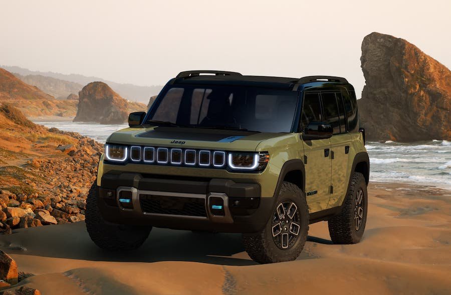Jeep to launch electric Land Rover Defender rival by 2025