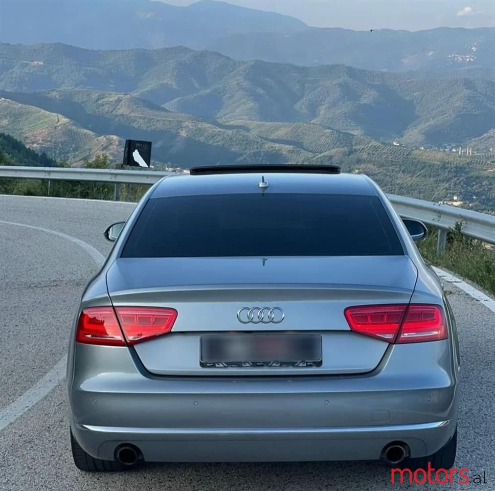 2011' Audi A8 photo #6