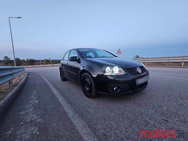 2005' Volkswagen Golf photo #1