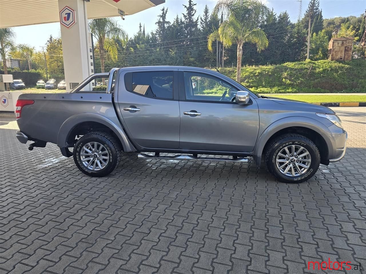 2016' Mitsubishi L200 photo #2