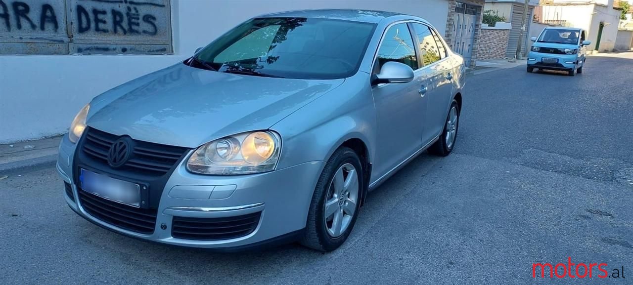 2007' Volkswagen Jetta photo #2