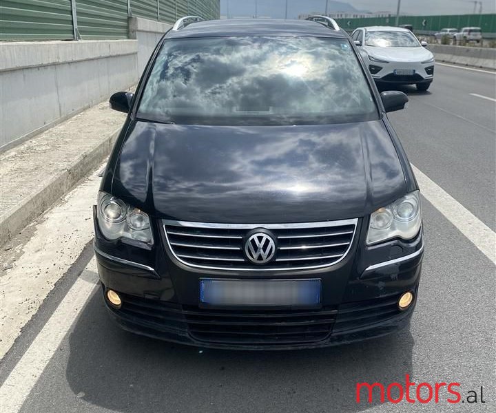 2007' Volkswagen Touran photo #1