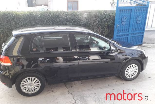 2010' Volkswagen Golf photo #1