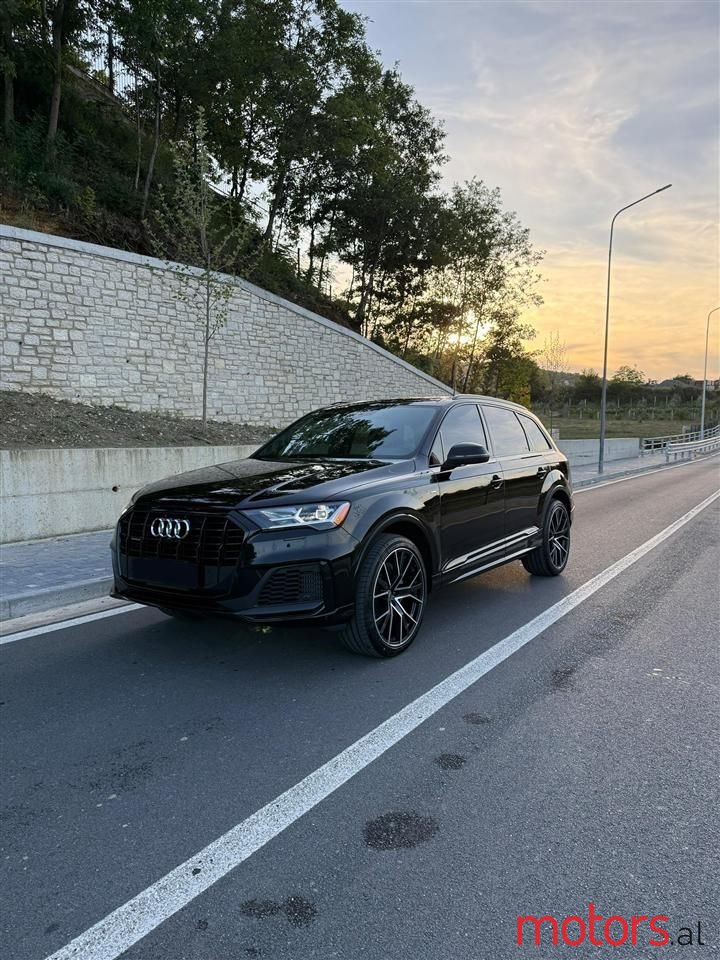 2021' Audi Q7 photo #1