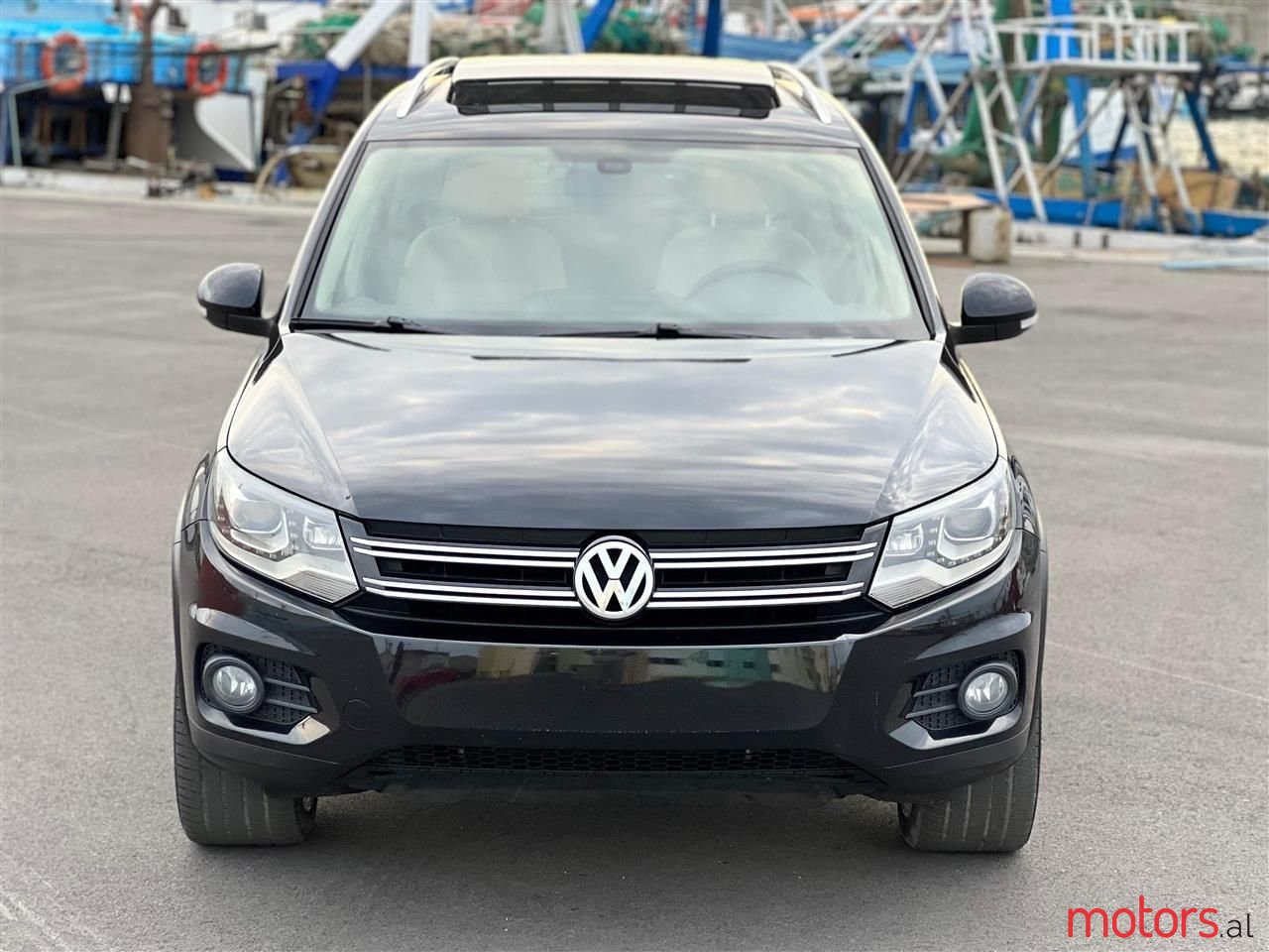 2012' Volkswagen Tiguan photo #1