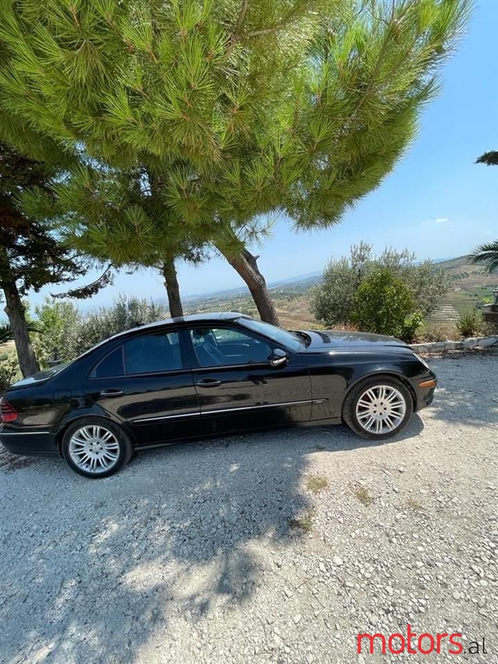 2009' Mercedes-Benz 300 photo #3