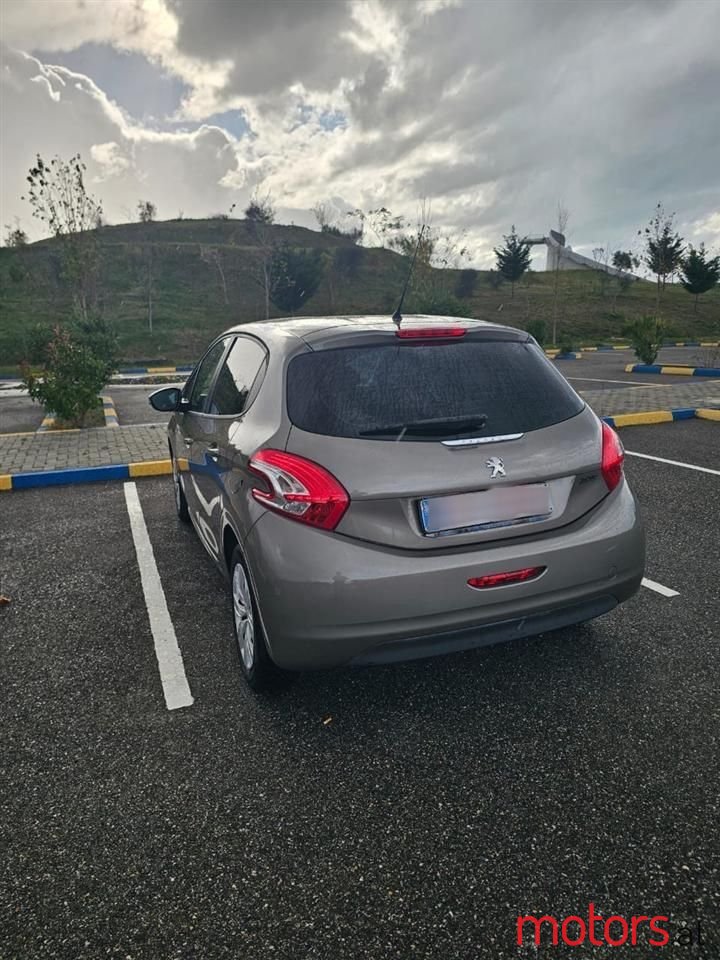 2014' Peugeot 208 photo #5