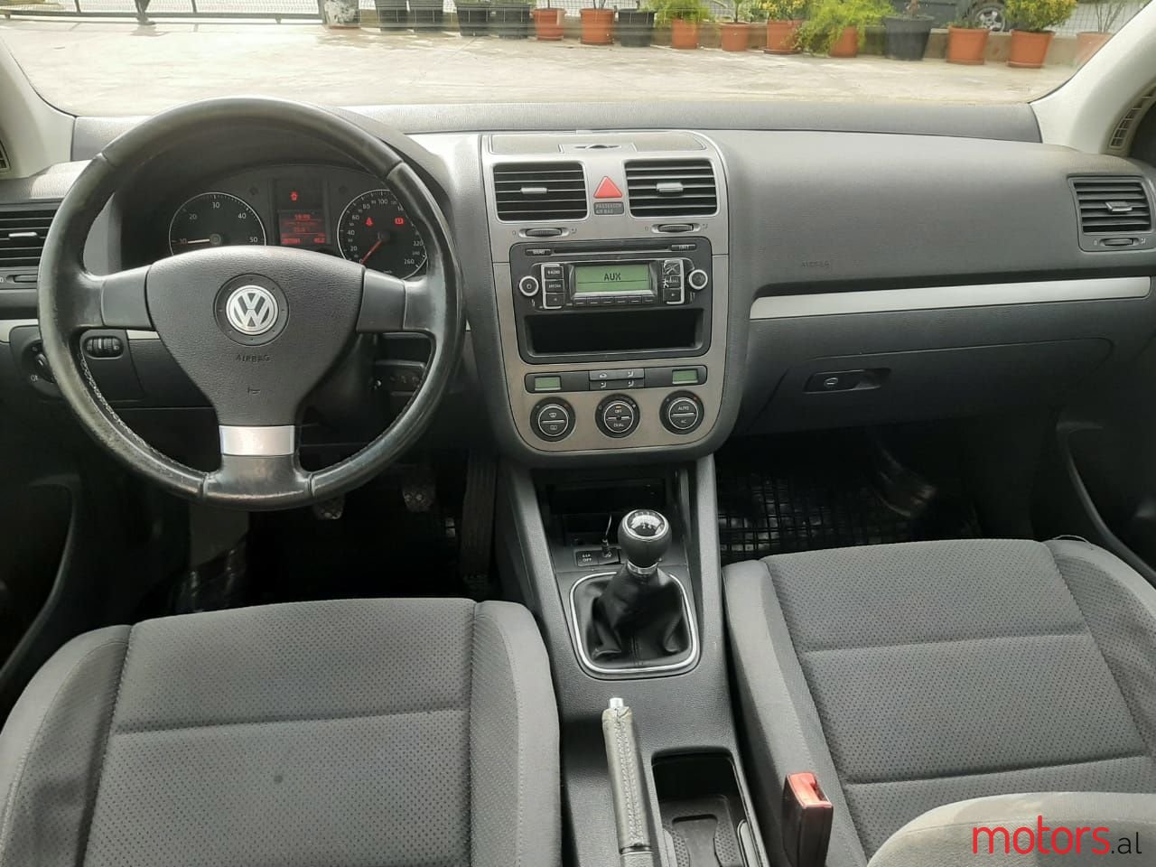 2008' Volkswagen Golf photo #4