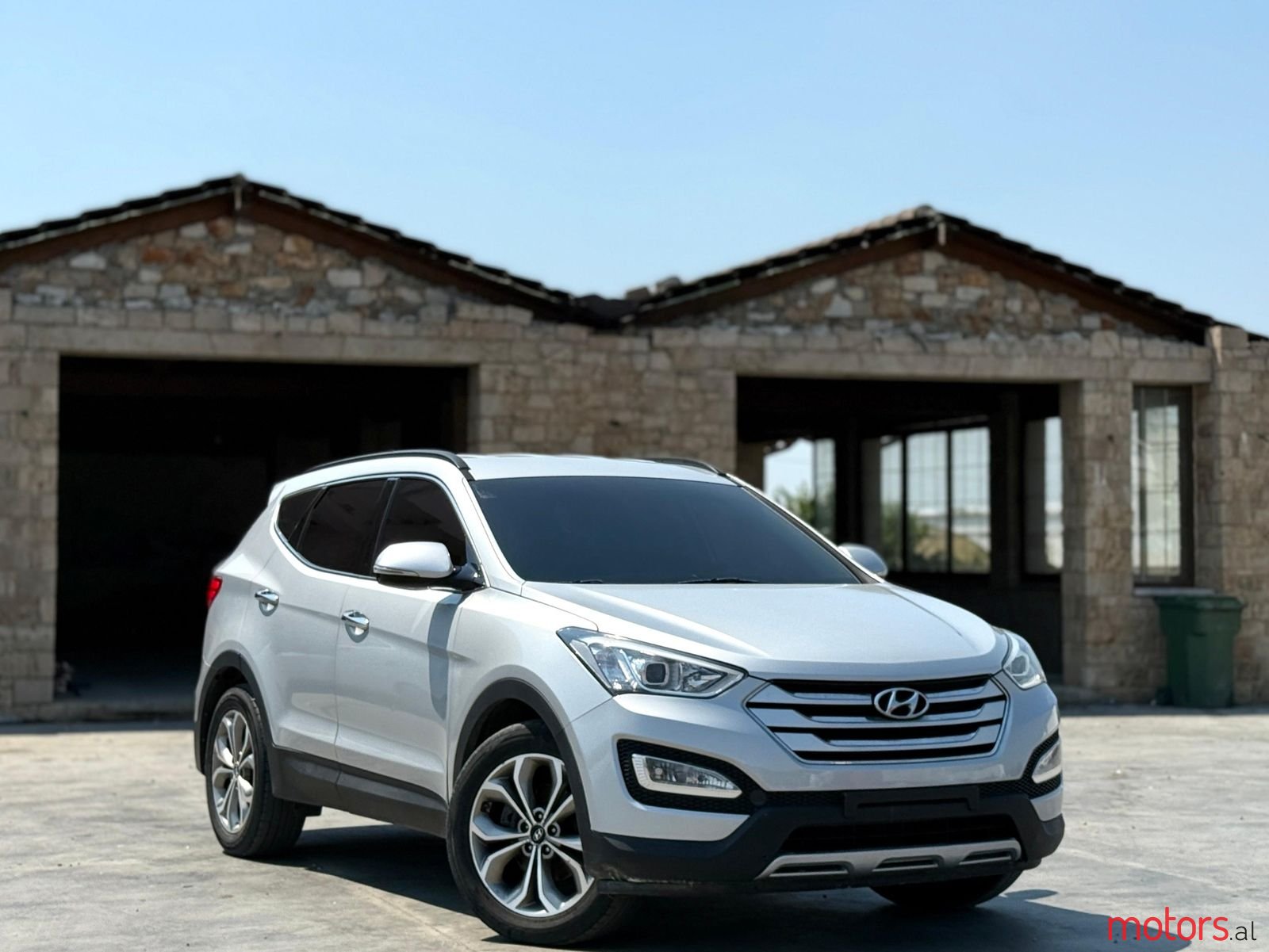 2015' Hyundai Santa Fe photo #1