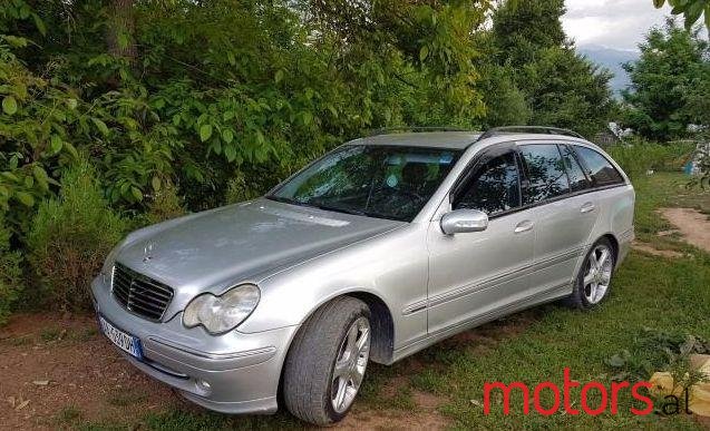 2002' Mercedes-Benz C-Class photo #1