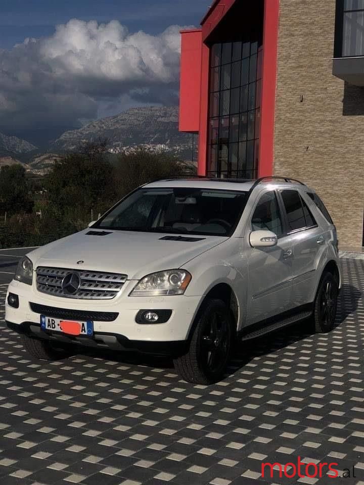 2009' Mercedes-Benz ML 320 photo #4