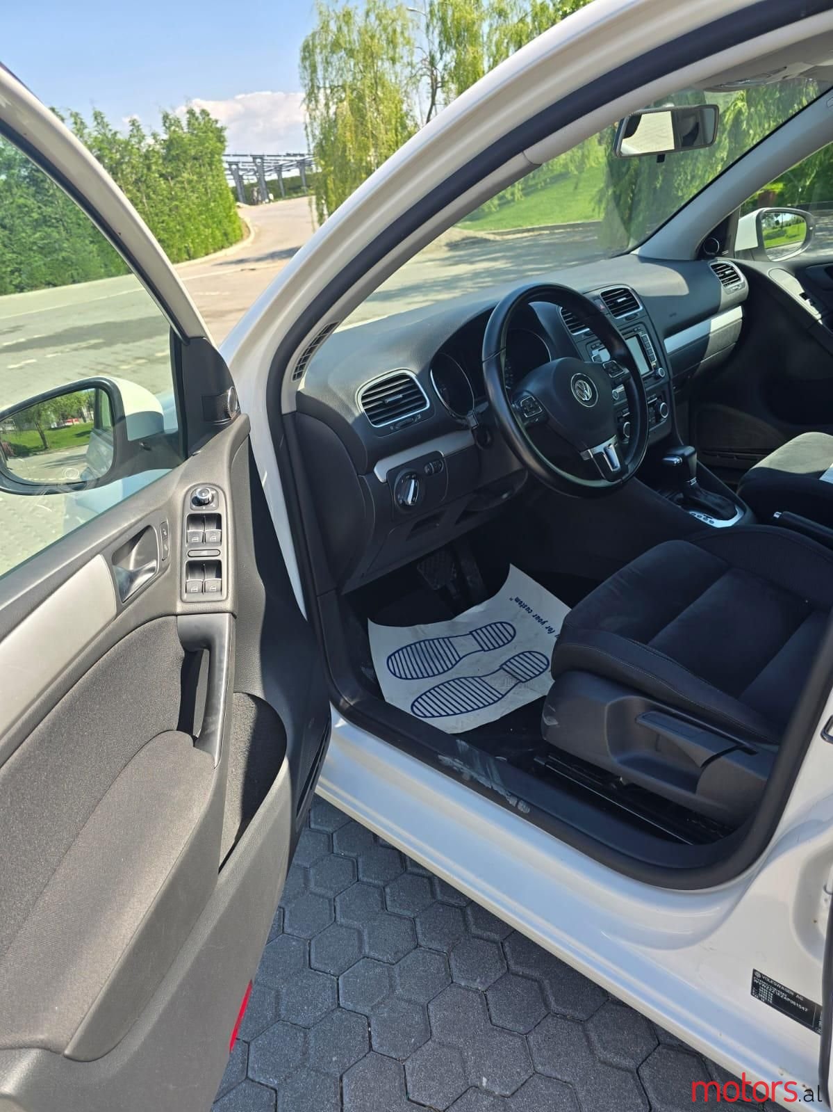 2010' Volkswagen Golf photo #4