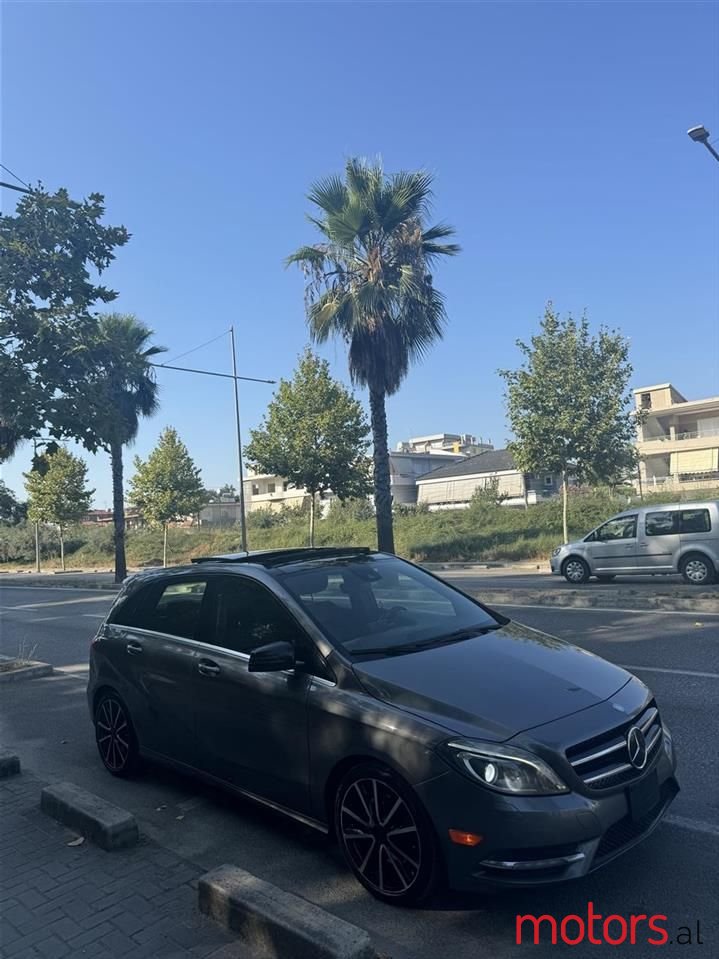 2014' Mercedes-Benz B 250 photo #3