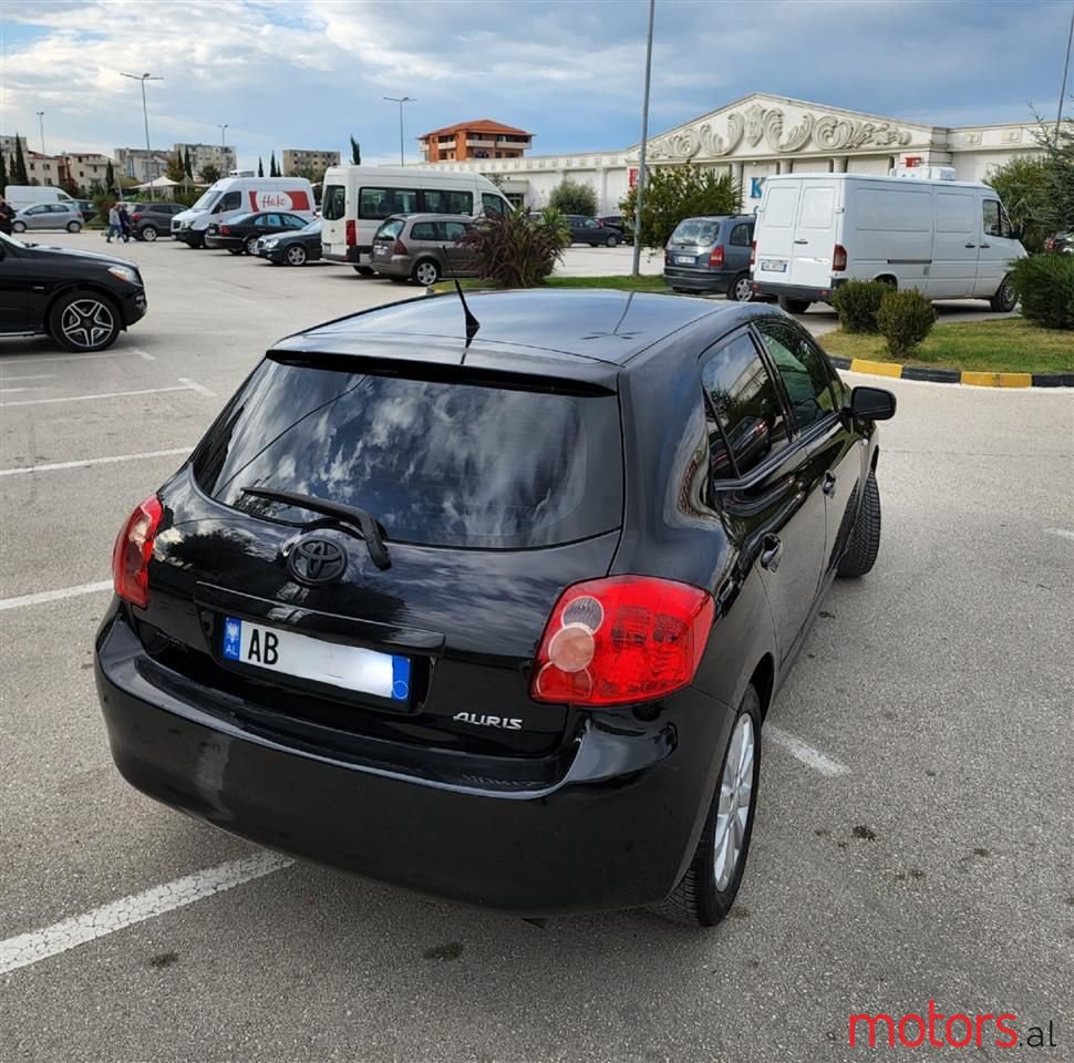 2008' Toyota Auris photo #6