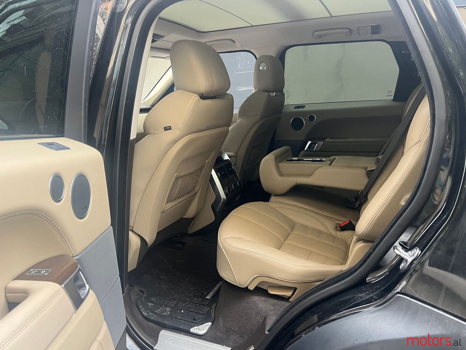 2016' Land Rover Range Rover Sport photo #3