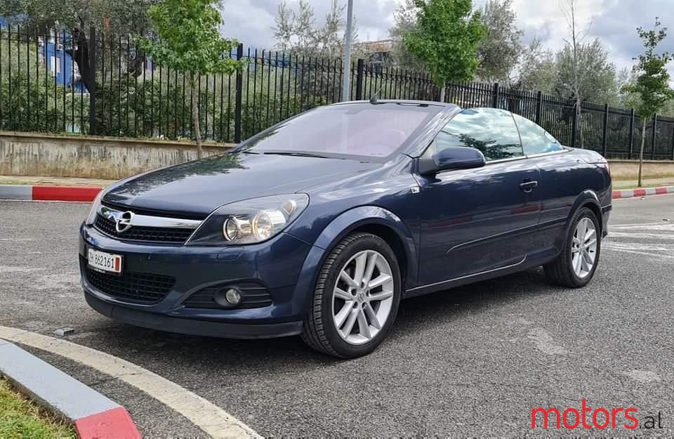 2006' Opel Astra photo #1