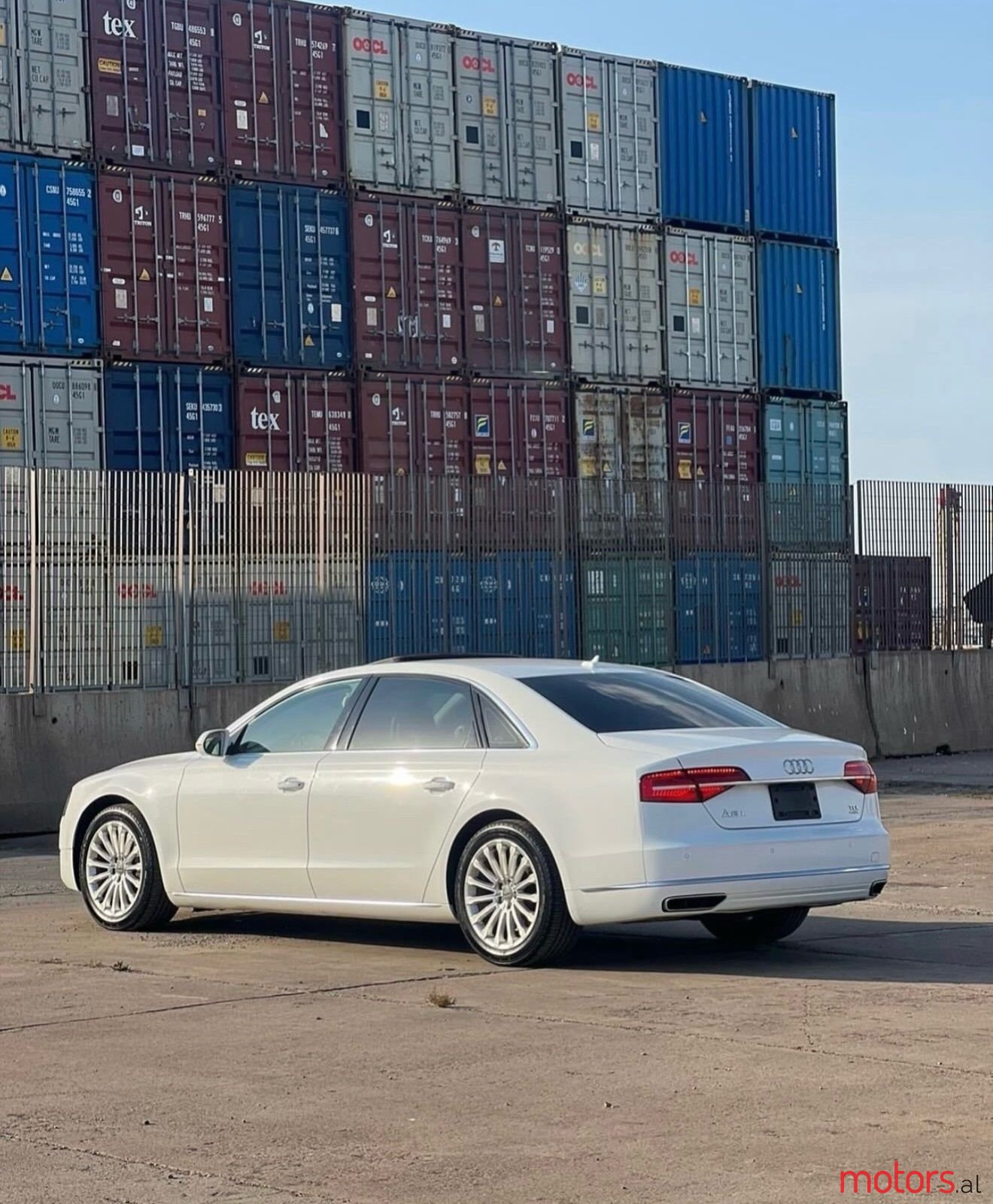 2015' Audi A8 photo #3