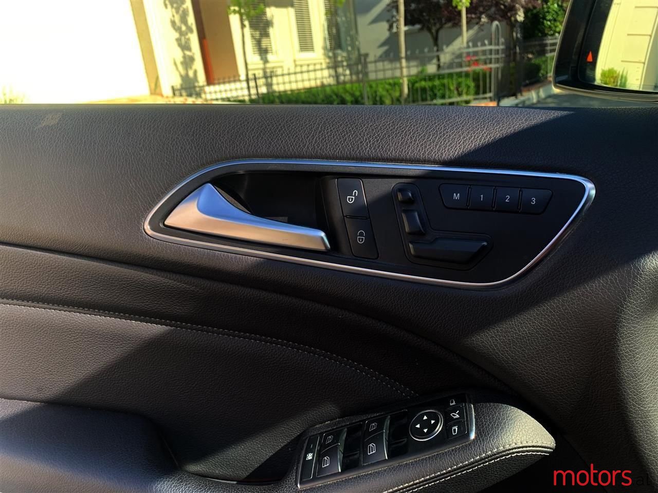 2013' Mercedes-Benz B 200 photo #6