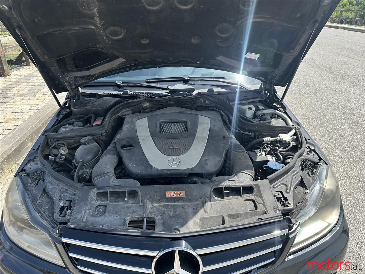 2012' Mercedes-Benz C 300 photo #3