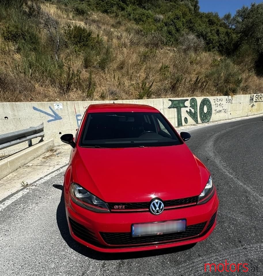 2017' Volkswagen Golf photo #3
