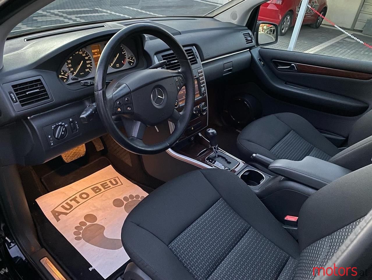 2009' Mercedes-Benz B 200 photo #3