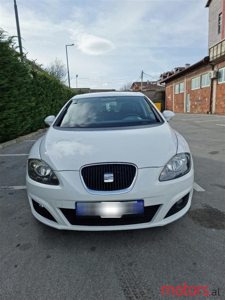 2010' SEAT Leon photo #2