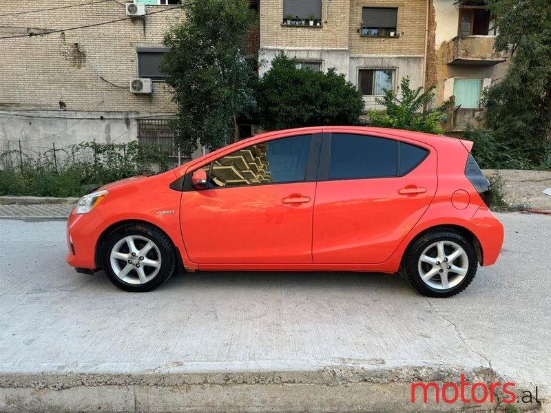 2013' Toyota Yaris photo #5